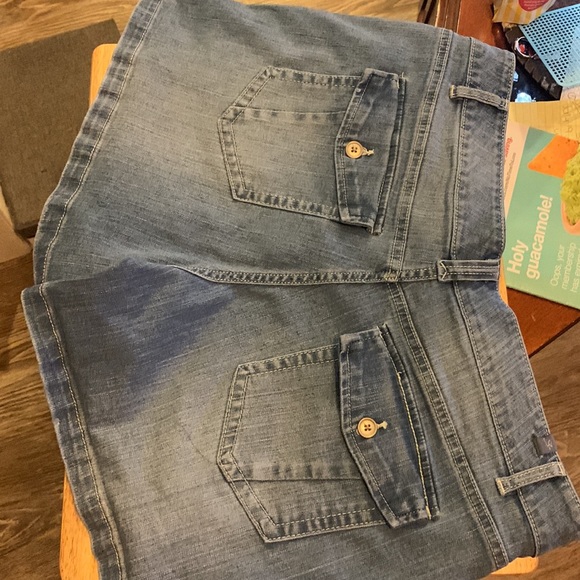 Women’s suit size 16 SUPPLIES - Picture 2 of 2